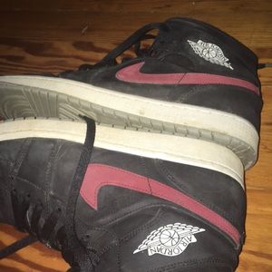 Air Jordan mid university red and blue size 10